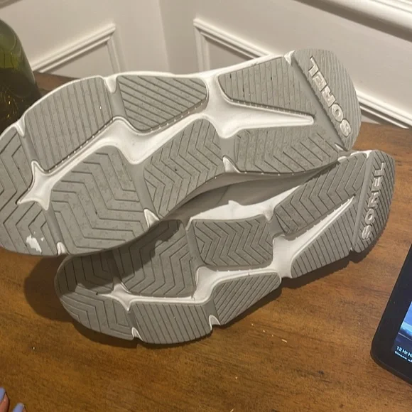 Sorel shoes - Picture 3 of 7